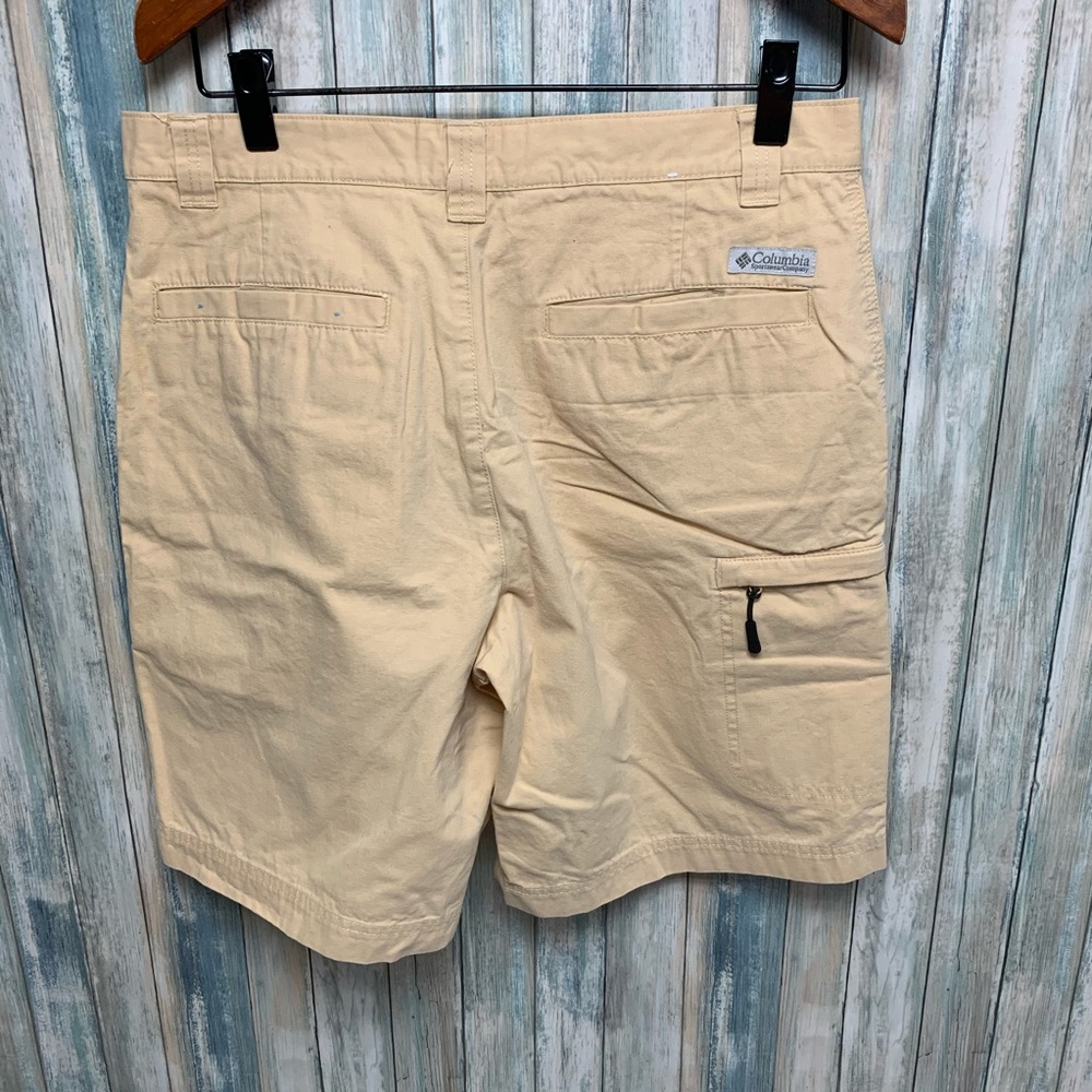 Columbia Men Shorts Size 34